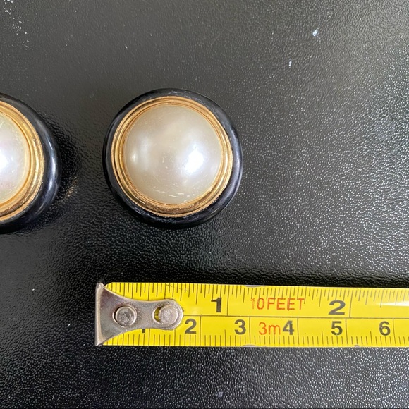 Vintage Dior Pearl Earrings - Picture 3 of 4